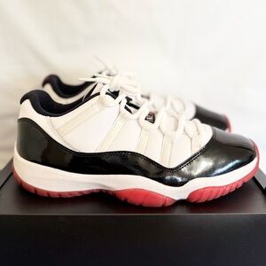 AUTHENTIC Jordan 11 Retro Low Concord Bred size 9.5 AV2187-160 2020 PRE-OWNED